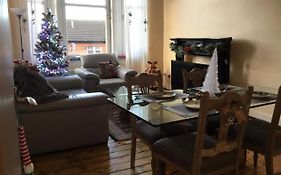 Free Parking Fabulous Victorian 2 Bed Apartment Next To Glasgow'S Green Park